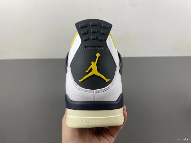 Reps TBK Air WNNS Jordan Sulfur 4 AQ9129-101 Vivid 0813